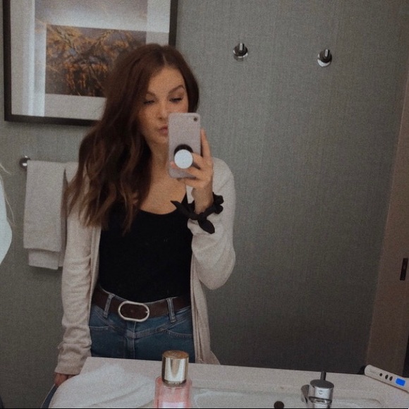 Meet your Posher, Brooke - Picture 1 of 1